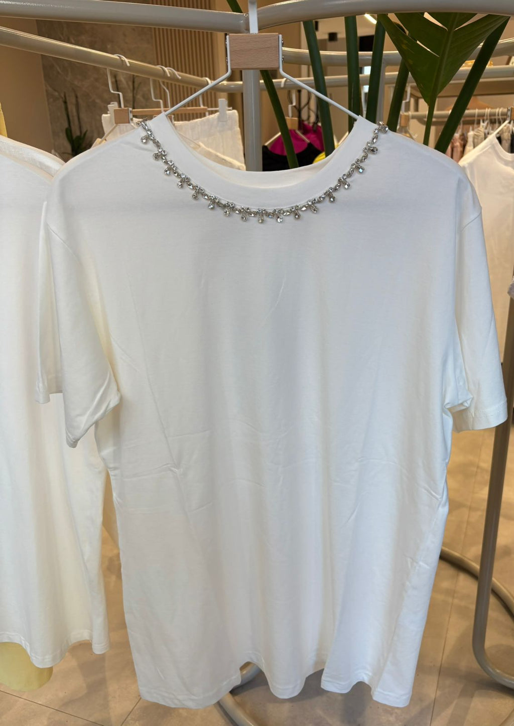 Basic T-Shirt image 2