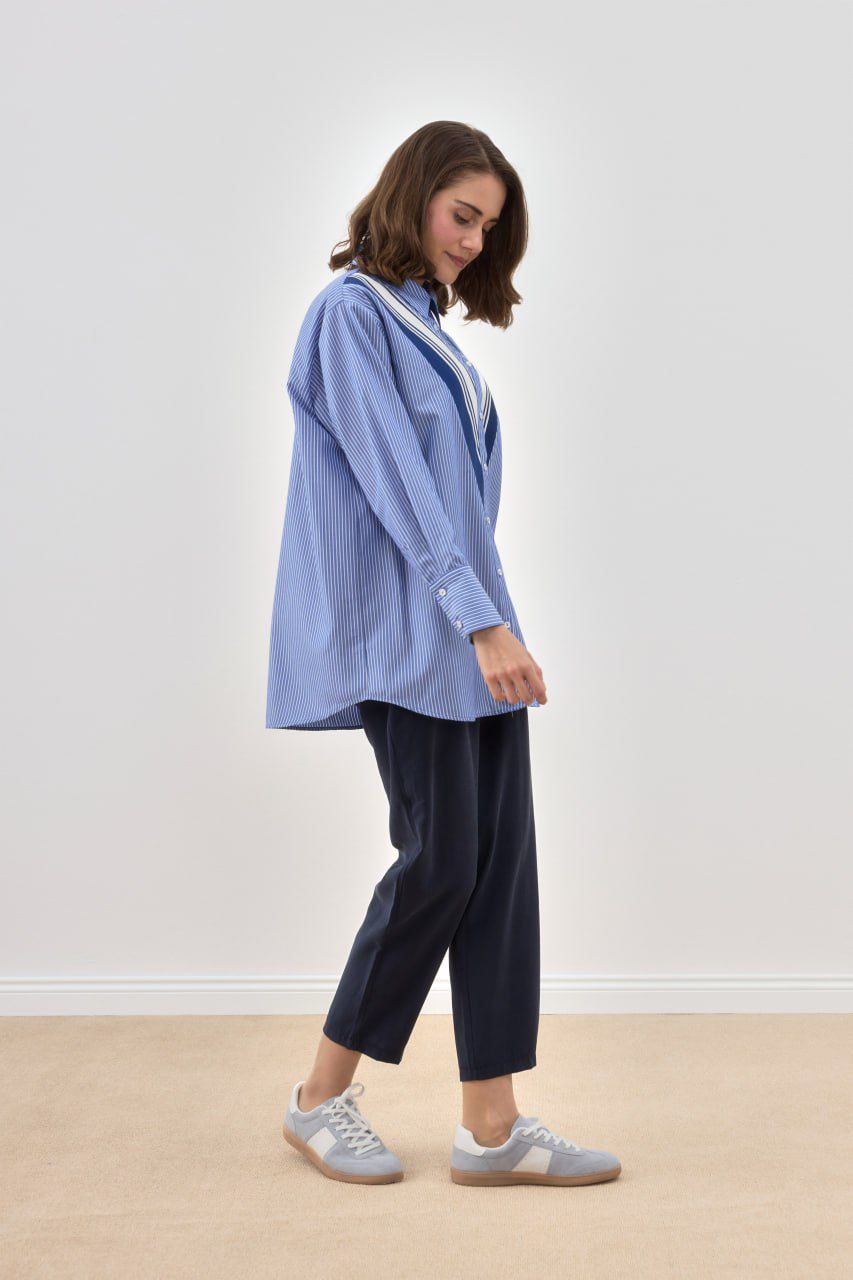 V-Design Shirt image 2