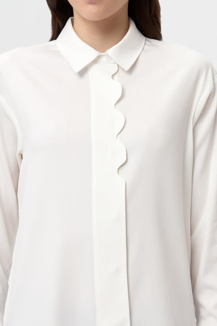Circular-hem Shirt image 2