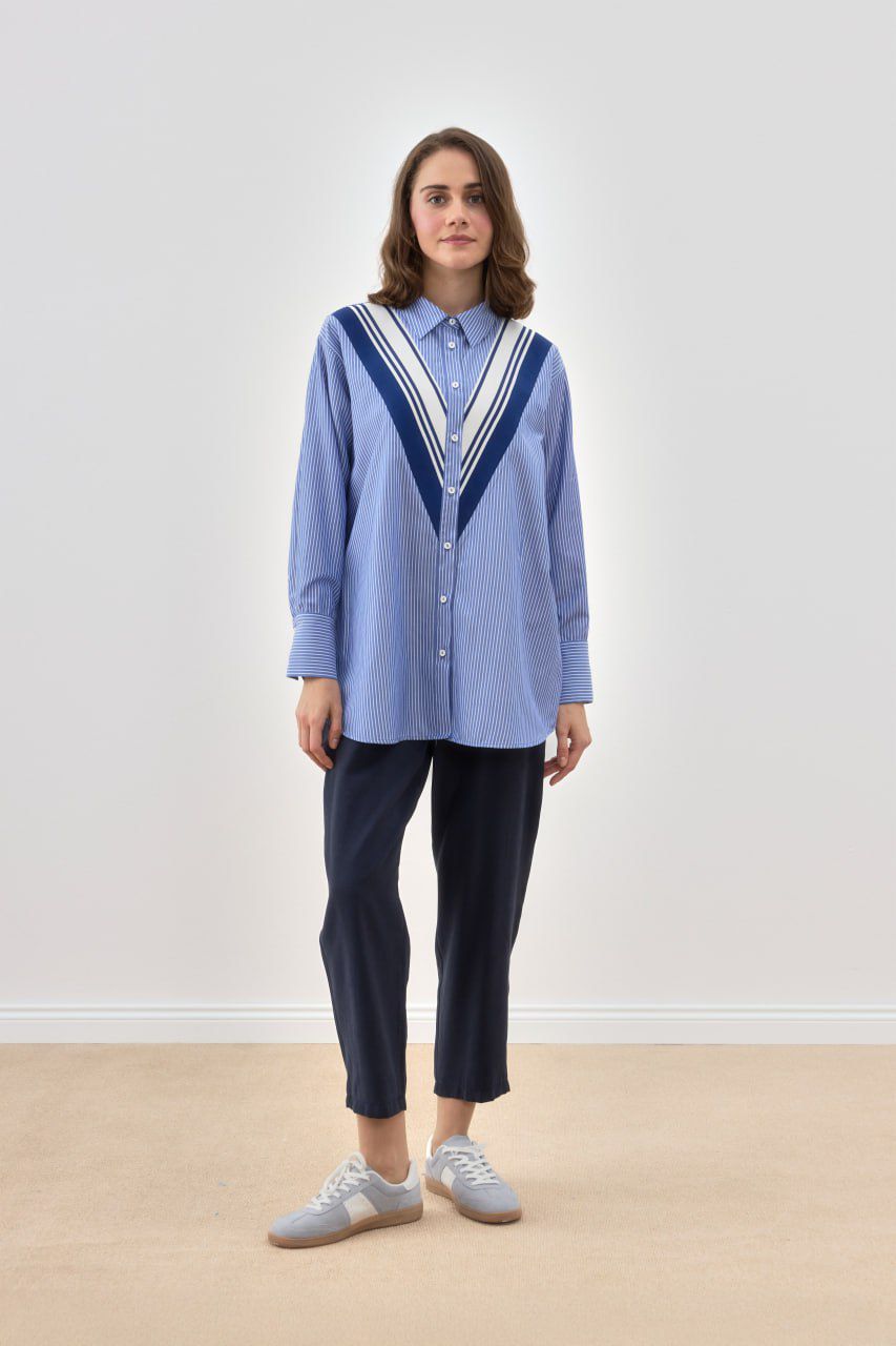 V-Design Shirt image 1